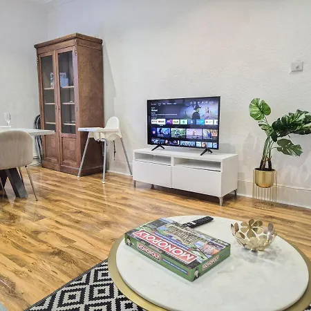 Stylish 2-Bedroom Apartment Near Abbey Road, Maida Vale London Exterior photo