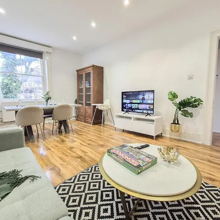 Stylish 2-Bedroom Apartment Near Abbey Road, Maida Vale London Exterior photo