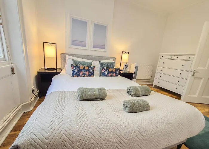 Stylish 2-Bedroom Apartment Near Abbey Road, Maida Vale