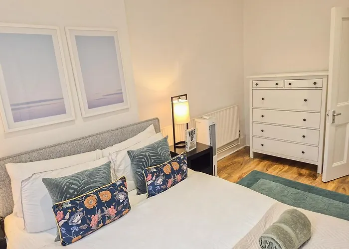 Stylish 2-Bedroom Apartment Near Abbey Road, Maida Vale